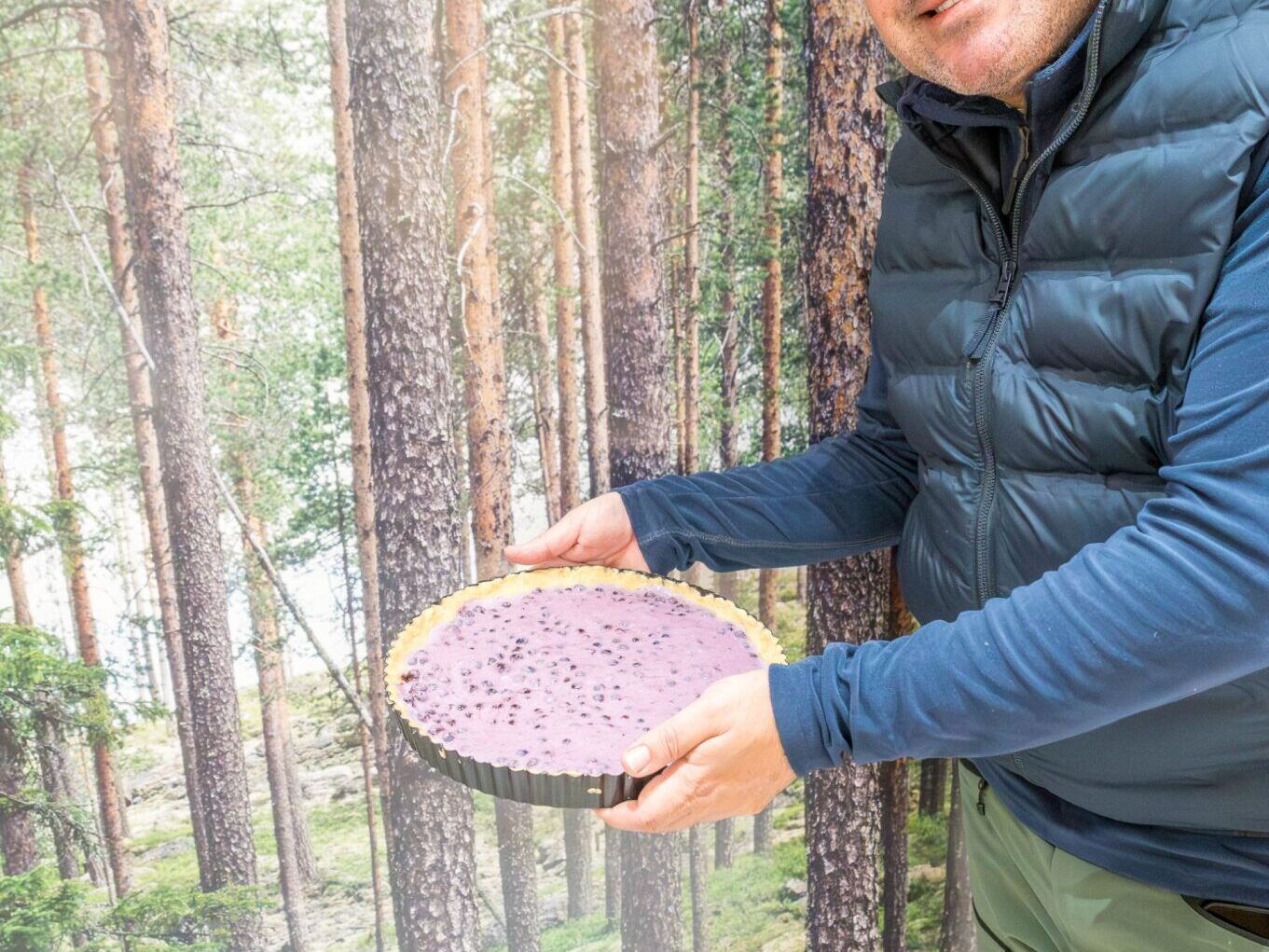 Finnish baking workshop using northern berries